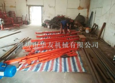 點擊查看詳細信息<br>標題：華友機械直滑式吊運機發(fā)貨現(xiàn)場 閱讀次數(shù)：7574