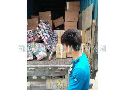 點擊查看詳細(xì)信息<br>標(biāo)題：華友機械發(fā)貨現(xiàn)場 閱讀次數(shù)：9318