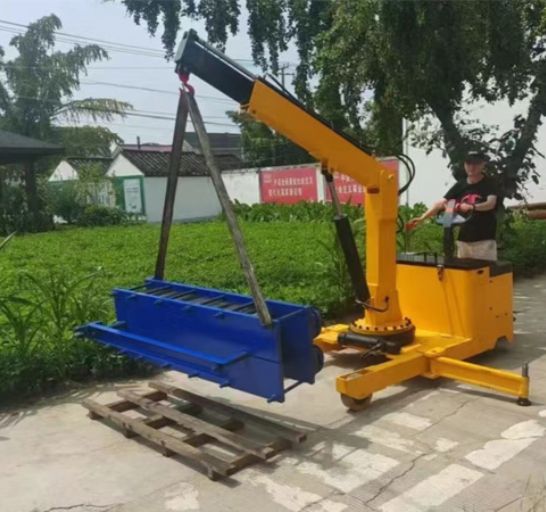 點擊查看詳細信息<br>標題：移動式液壓吊機 多款液壓小吊機 閱讀次數(shù)：2031